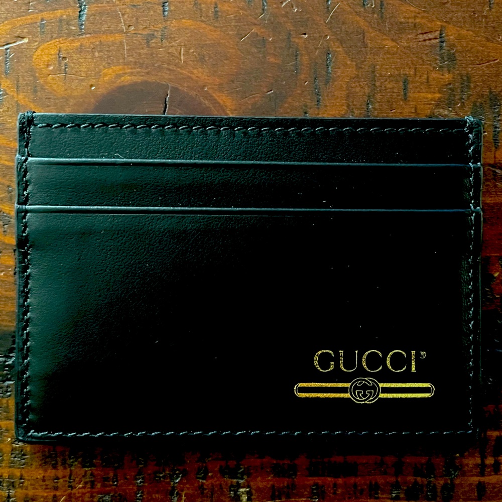 Authentic Gucci clack leather card holder BNWOT~
